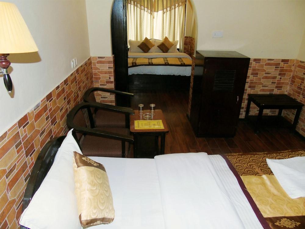 Hotel Trip Pokhara Bagian luar foto