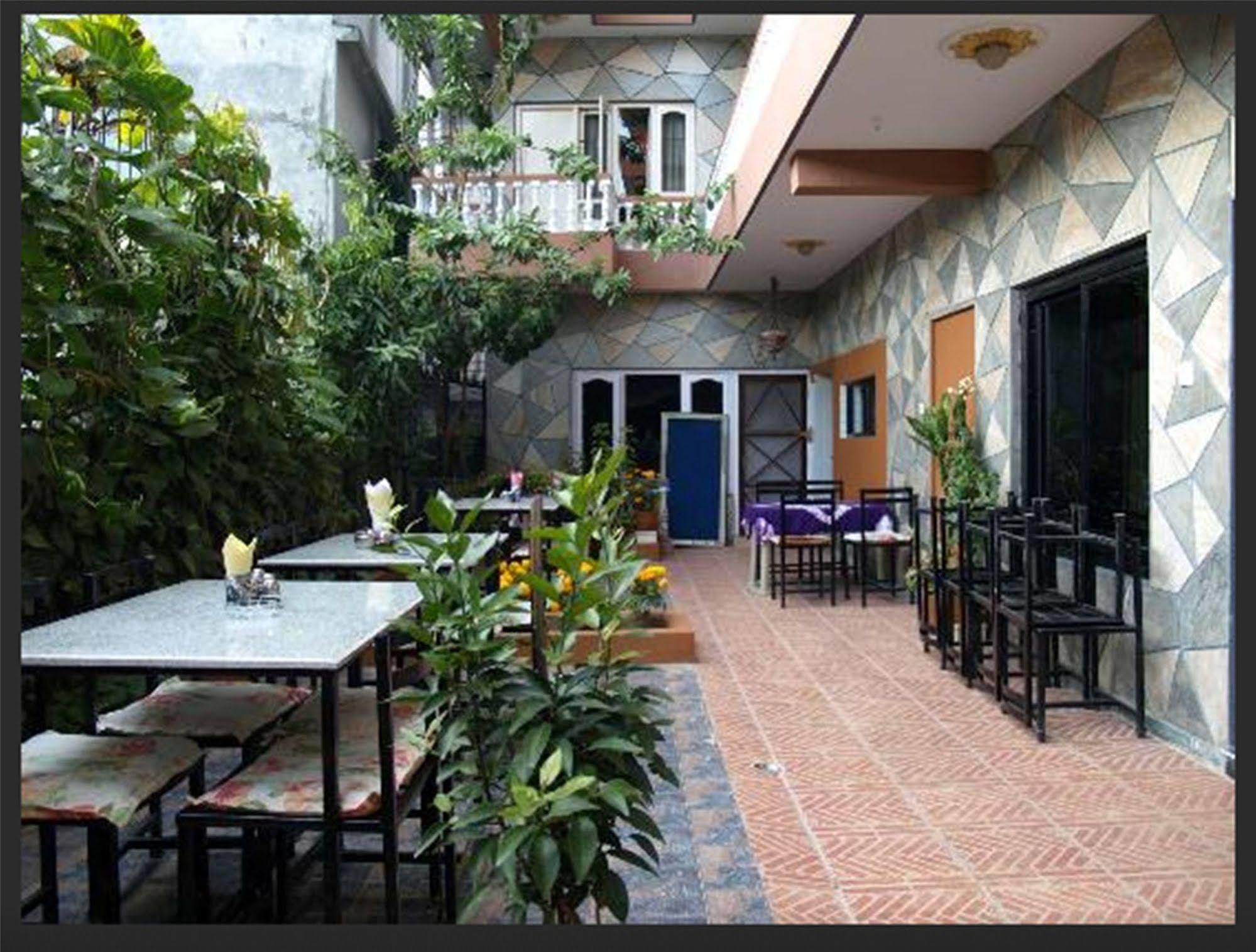 Hotel Trip Pokhara Bagian luar foto