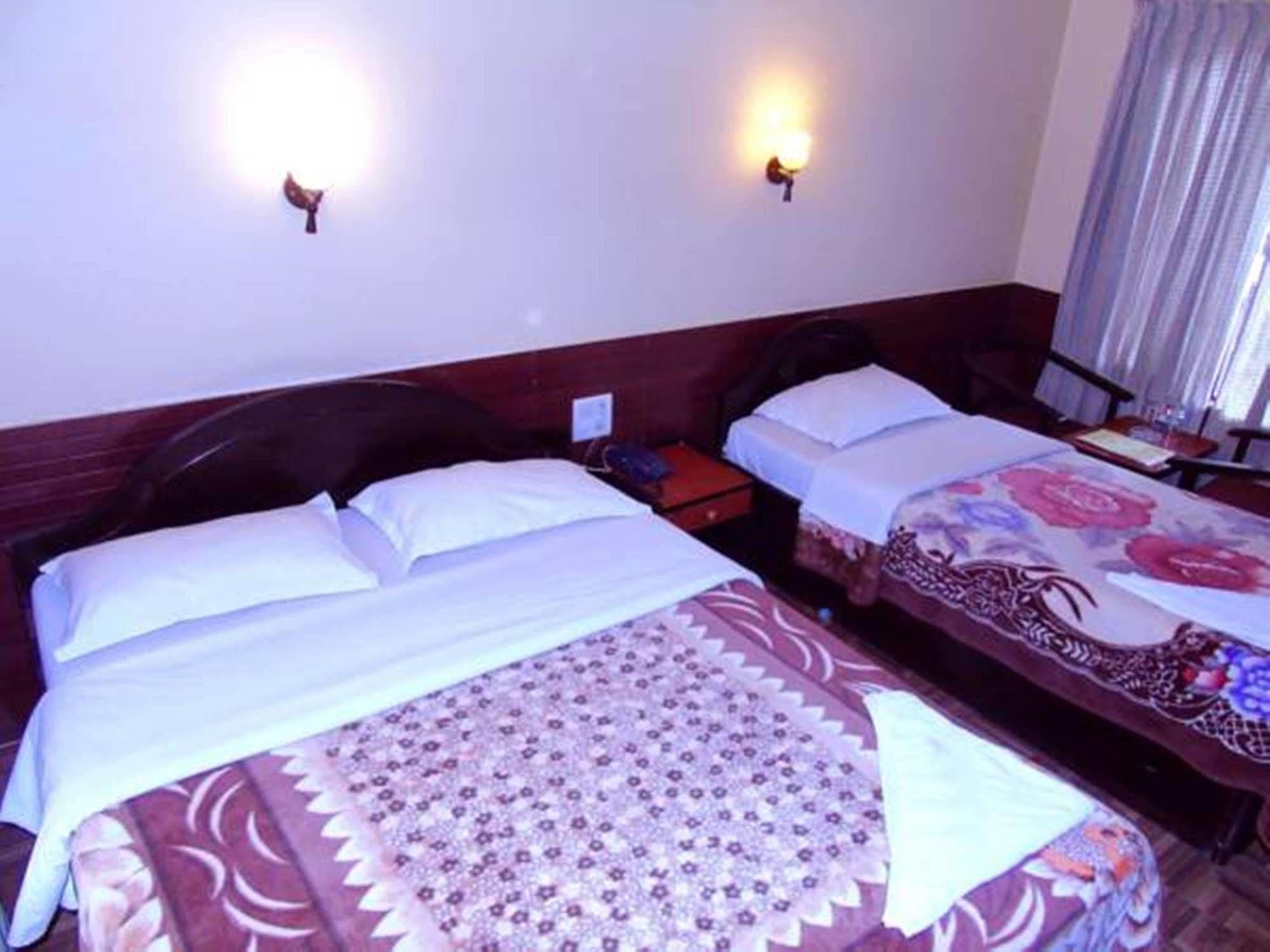 Hotel Trip Pokhara Bagian luar foto