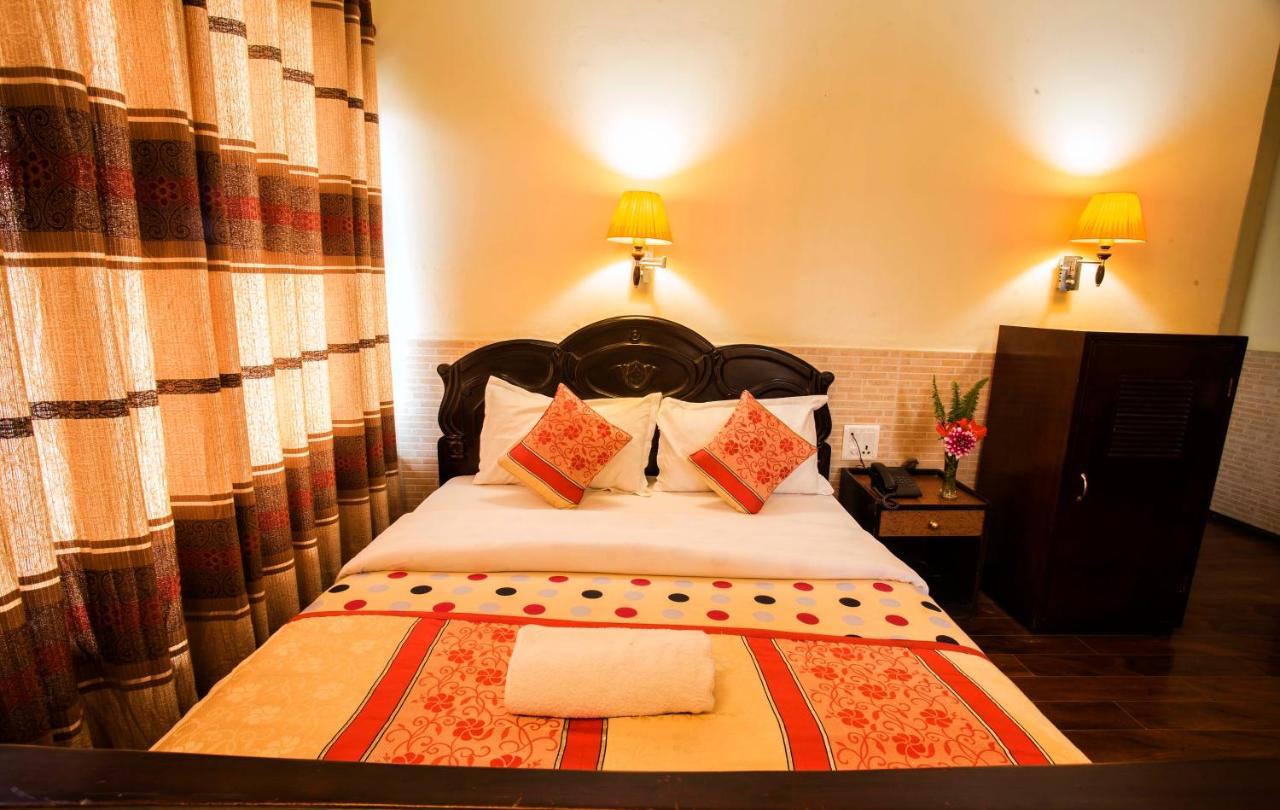 Hotel Trip Pokhara Bagian luar foto