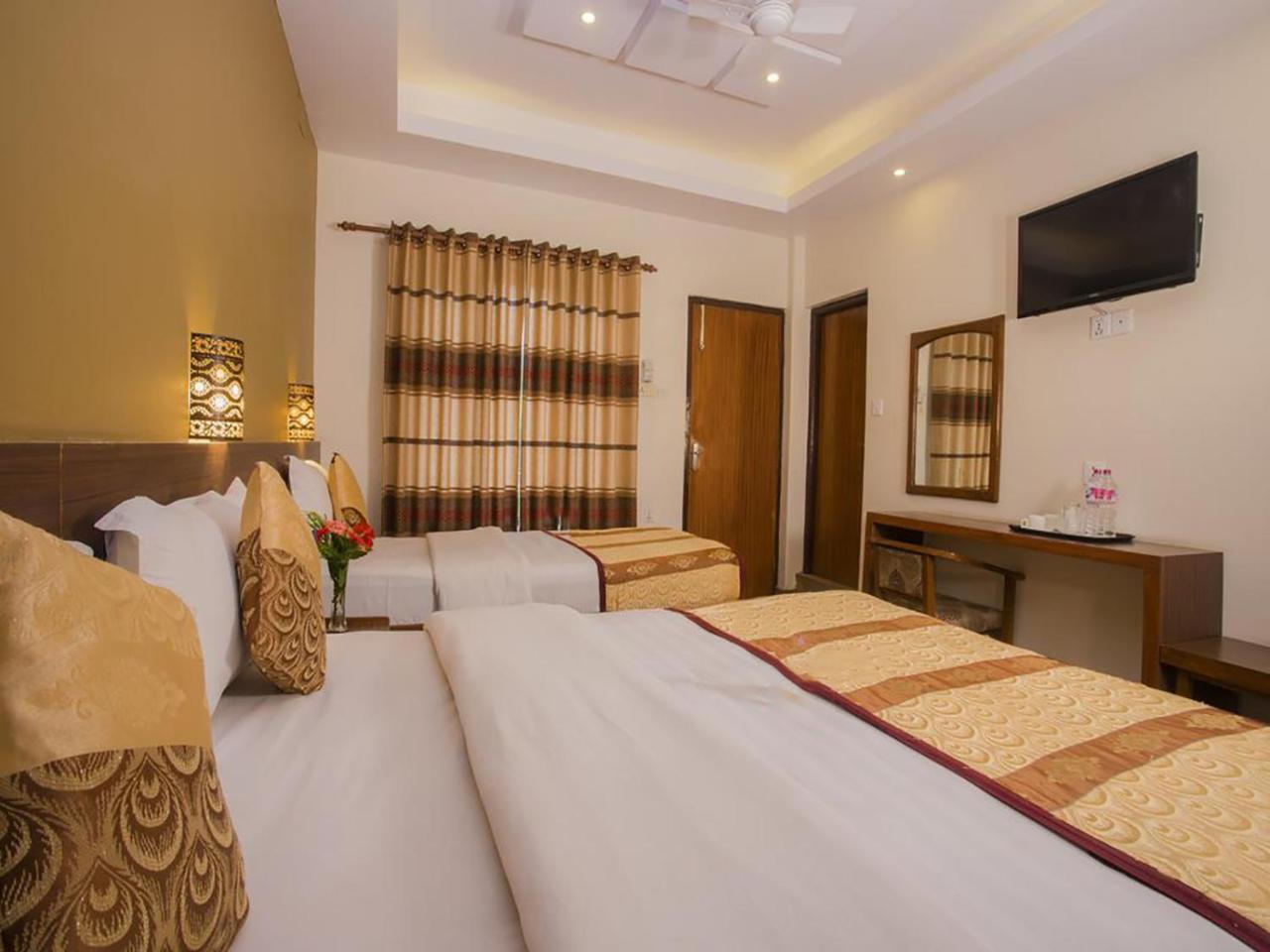 Hotel Trip Pokhara Bagian luar foto