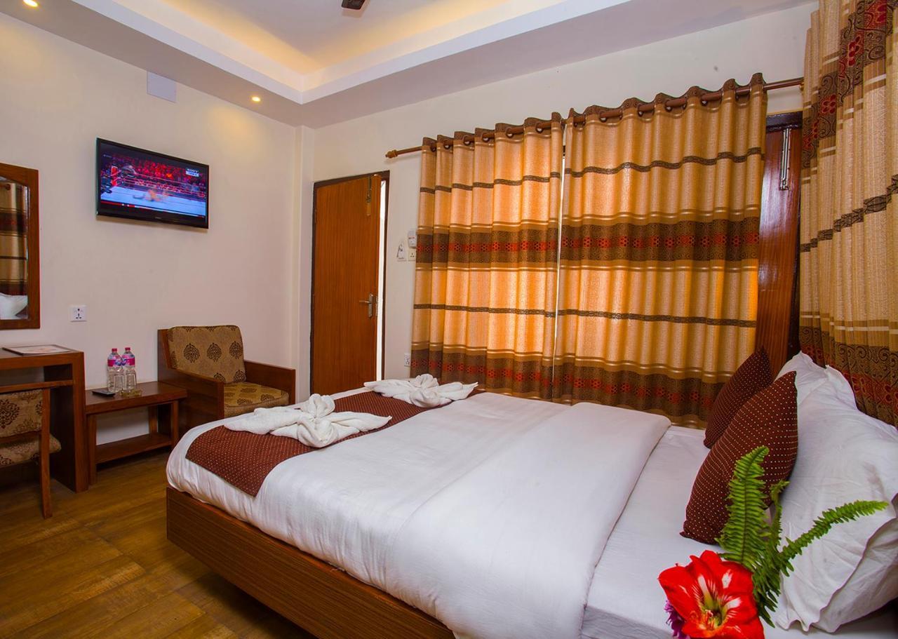 Hotel Trip Pokhara Bagian luar foto
